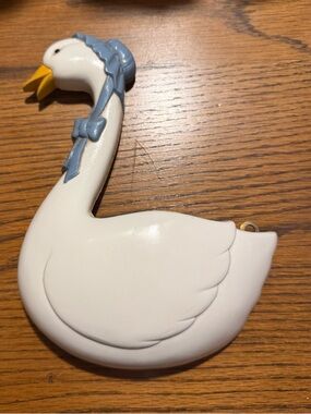 Vintage Homco Burwood Products Goose Wall Pocket